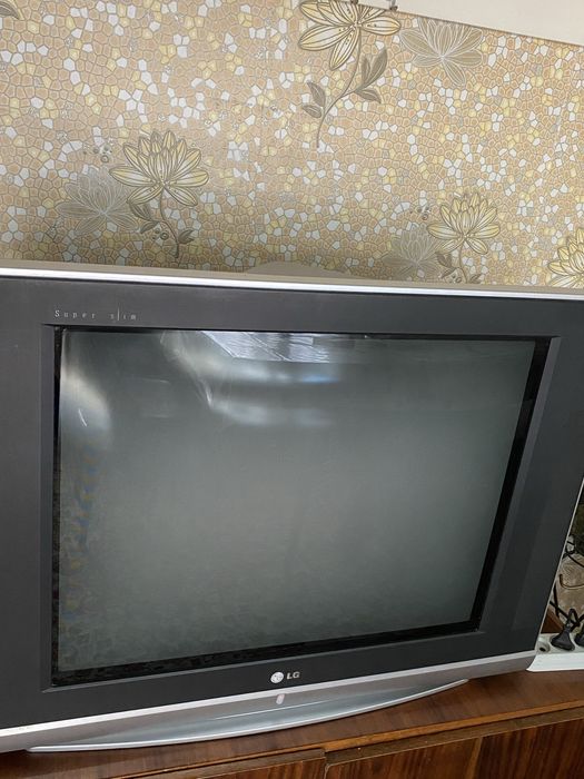 Продам телевизор LG