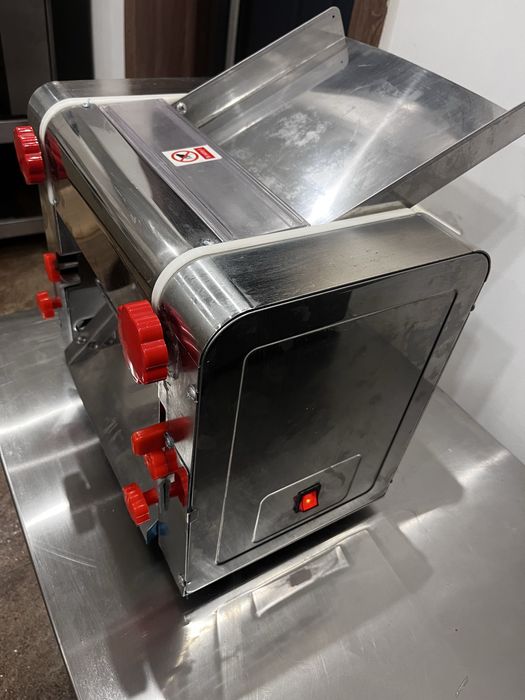 Тестораскатка - лапшерезка электрическая