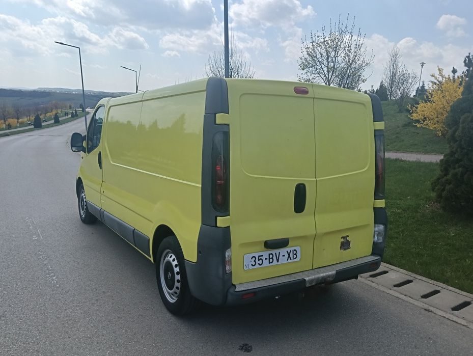 Opel Vivaro  motor 1.9 Modelul Lung