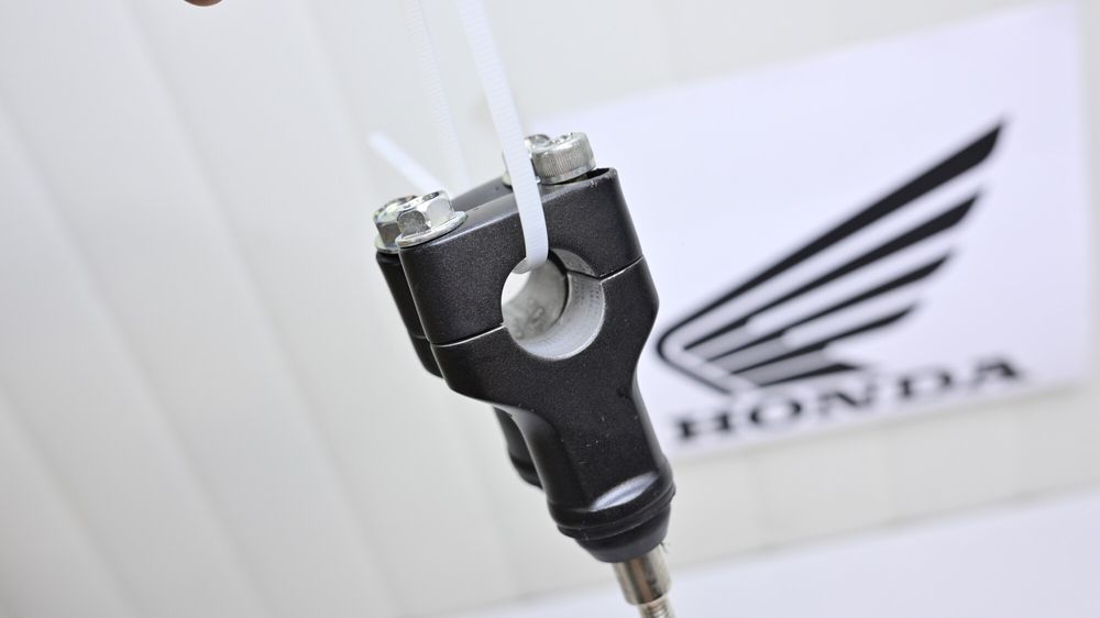 Risere Prinderi inaltatoare 22mm Ghidon OEM Honda CMX 500 ?