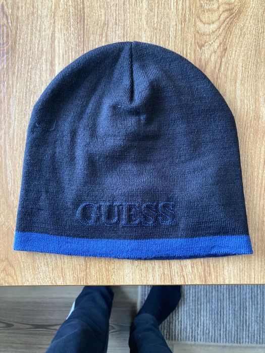 Мъжка оригинална шапка Guess