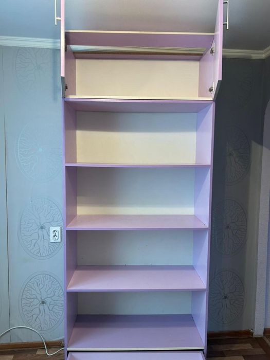 Отдам школьный уголок