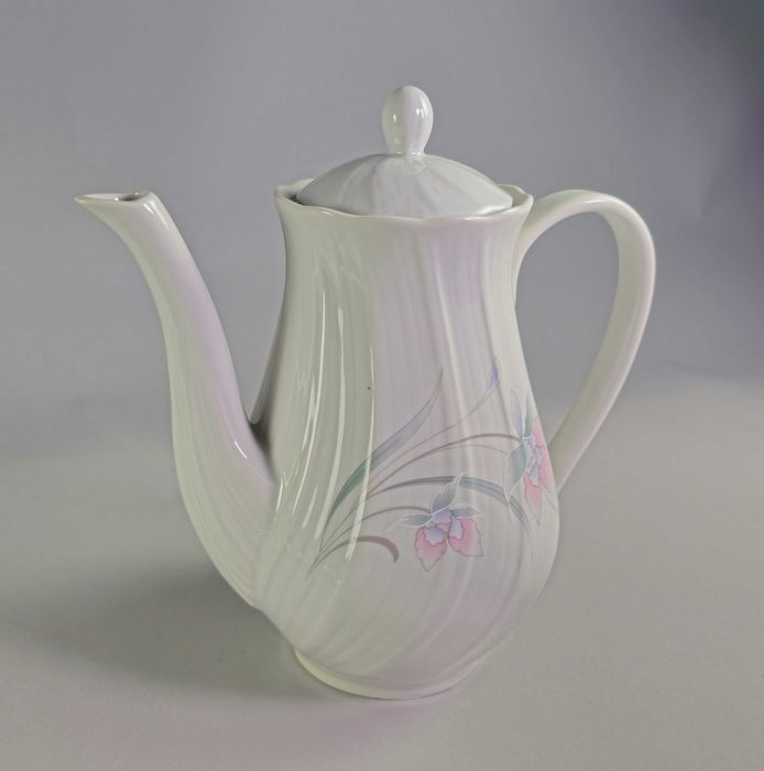 Сервиз за чай (порцелан)