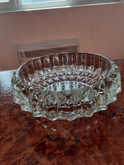 Стъклена салатиера