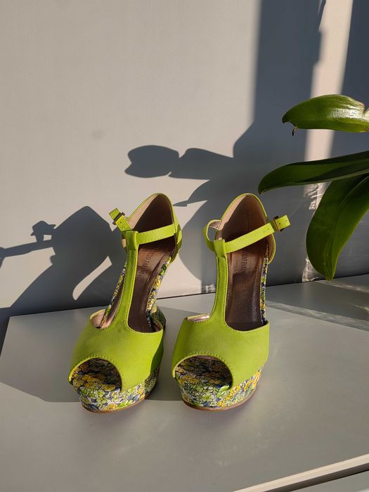 Сандали цвят лайм