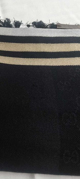 Eșarfă Gucci damă – originală, nouă, cu etichetă și cutie – mic defect