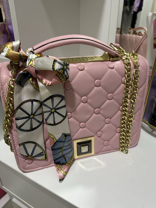 Розовая сумка «Chanel”