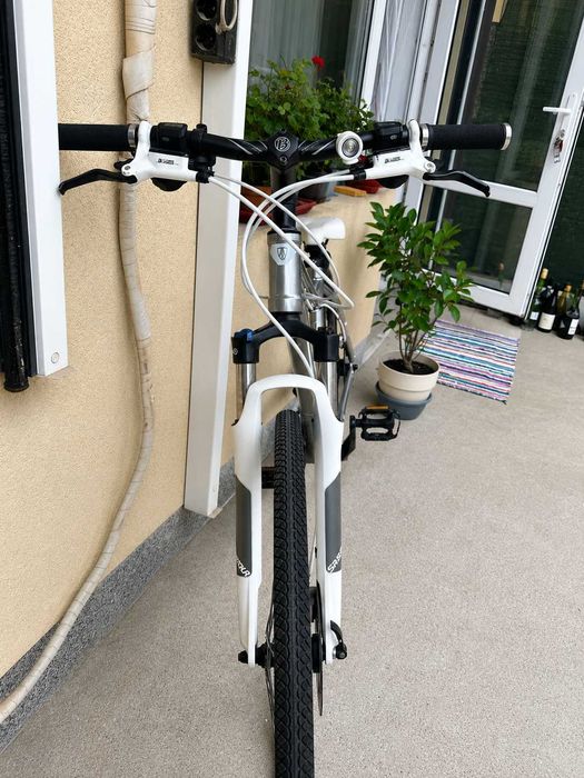 Колело Trek Neko SL WSD 28" – Shimano Alivio | Хидравлични дискови спирачки | Отлично състояние