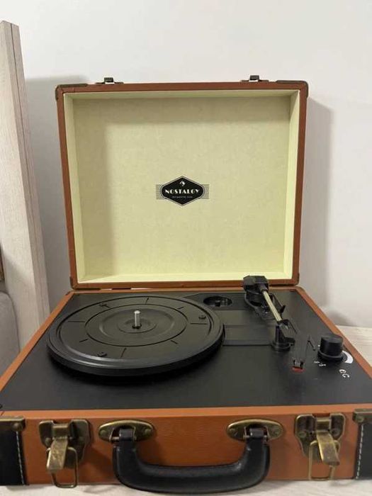 Jerry Lee Retro Platane LP USB maro