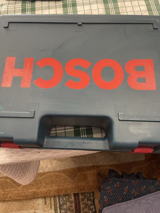 Suflanta aer cald ghg 660 lcd. Bosch