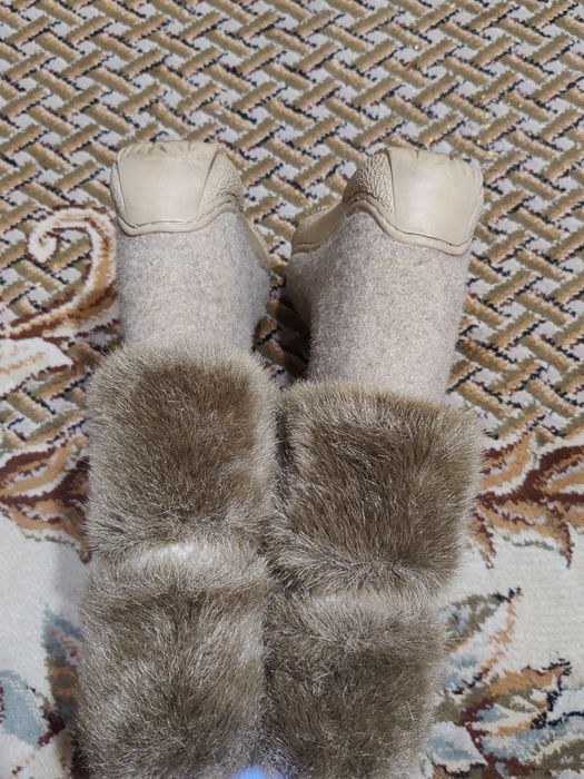 Продам женские унты