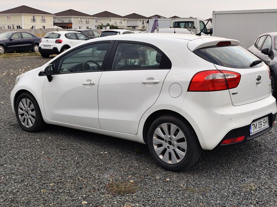 Kia Rio. An 2012. Motor 1,2 Diesel. Euro 5. Unic proprietar în țară.