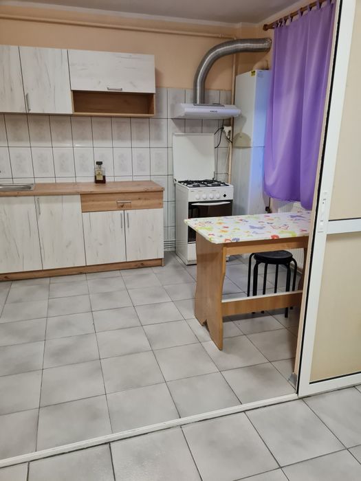 Inchiriez apartament cu 2 camere