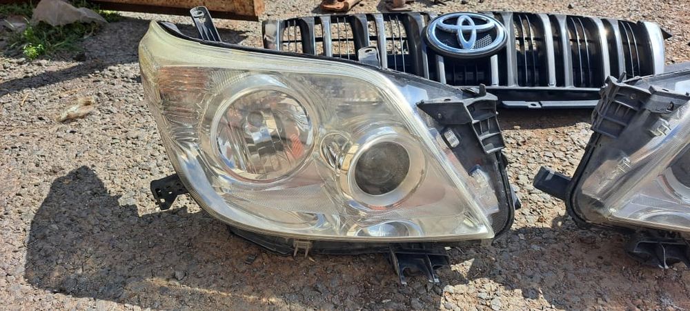 Фара Toyota Prado 150, 2010год
