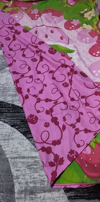 Lenjerie pat capsunica