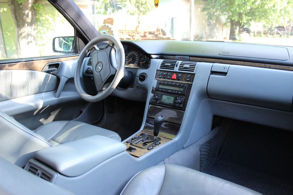 НА ЧАСТИ!! Mercedes W210 E300Td Комби / Мерцедес В210