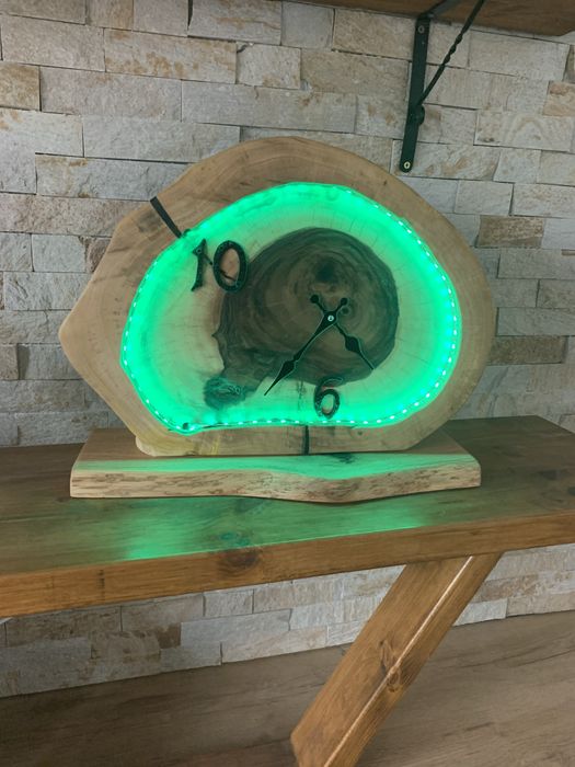 Нощна лампа-часовник