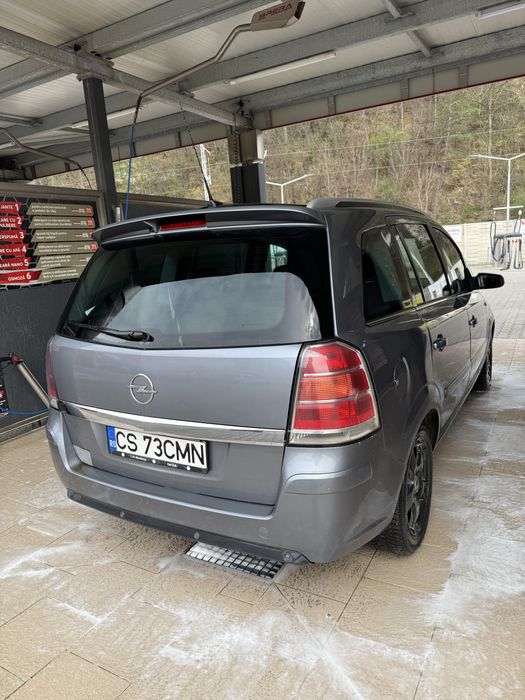 Vând Opel Zafira 2006 – 1.9 Diesel – 7 locuri – spațioasă și economică