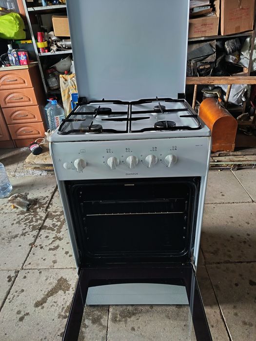 Продам газовую плиту