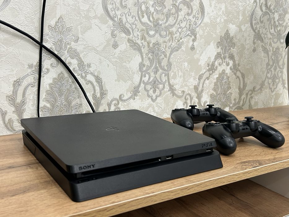 PlayStation 4 Slim
