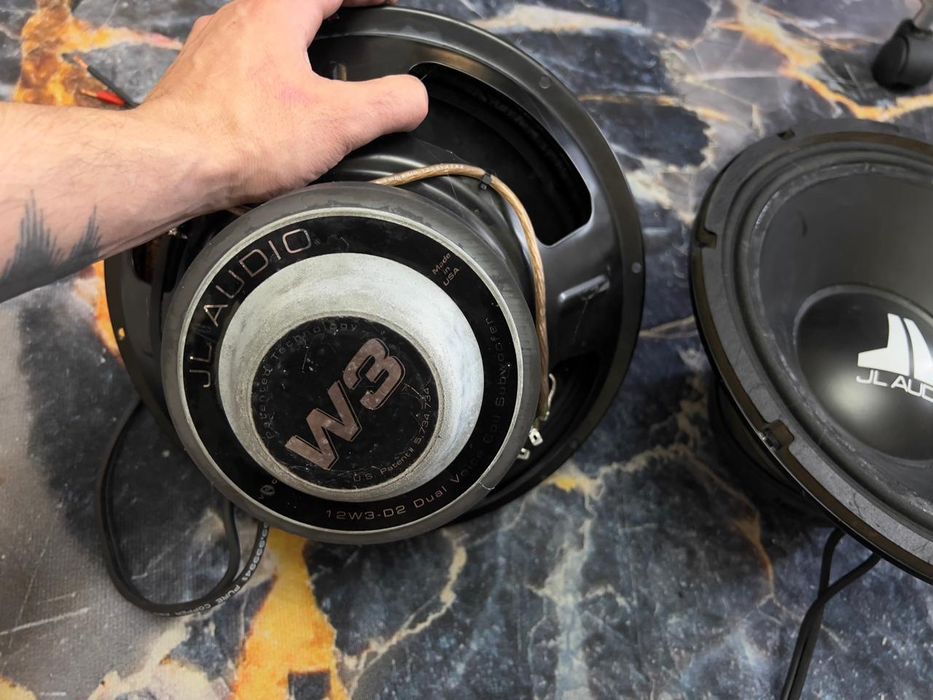 Сабвуфер JL AUDIO