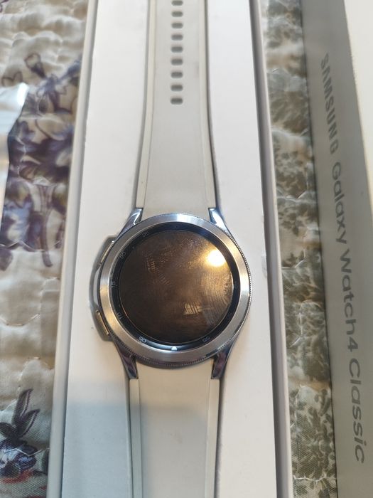 Продам Samsung Galaxy watch 4