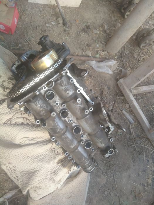 Гольф 5 матор позапчастями.