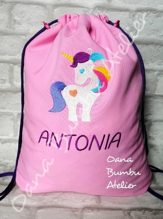 Etichete hainute gradinita si saculeti personalizati cresa