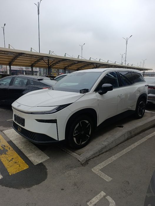 Toyota BZ3X 2025 бонус танировка