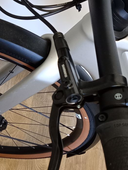 CUBE NULANE  R  C62  Electric Carbon