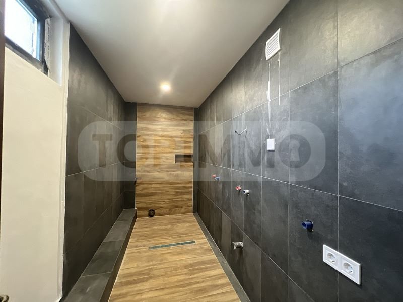 Продава се Къща в с. Осмар, Област Шумен - 226 кв.м за 554 €/кв.м - Снимка #6