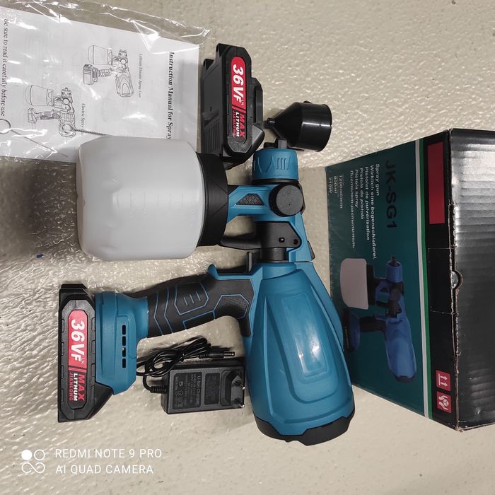 Pistol de vopsit( stropit) cu 2 acumulatori de 36 v