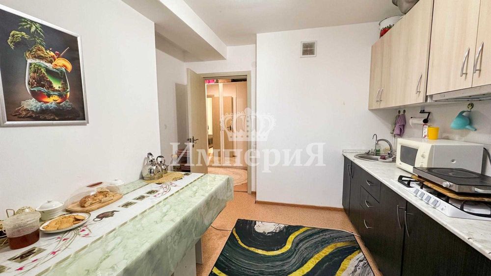 Продам 2 ком кв в 8 мкрн Алишер Империя