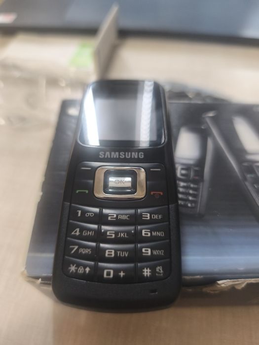 Самсунг SGH-B130 , неразличим от нов, без коментар на цената