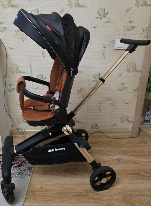 Прогулочная коляска в идеальном состоянии.