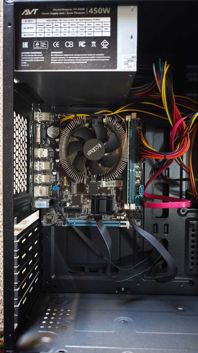 Shaxsiy kompyuter qismlarga bo`lib sotiladi