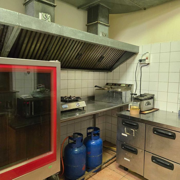 Продавам работещ бизнес с утвърдена клиентела !