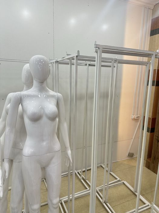 Манекены женские  дешево в связи с закрытием магазина