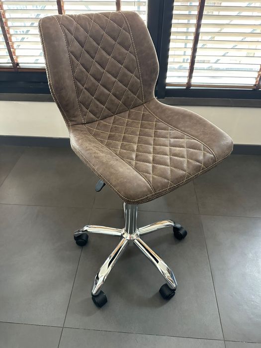 Висок Стол на колелца Jack + доставка и 24м гаранция