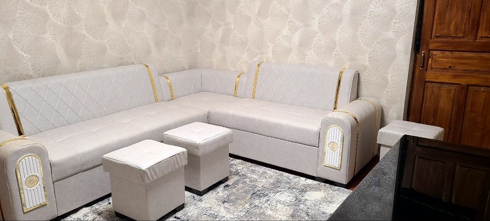 Yumshoq mebel birinchi qoʻl yetqazb berish xizmati bor