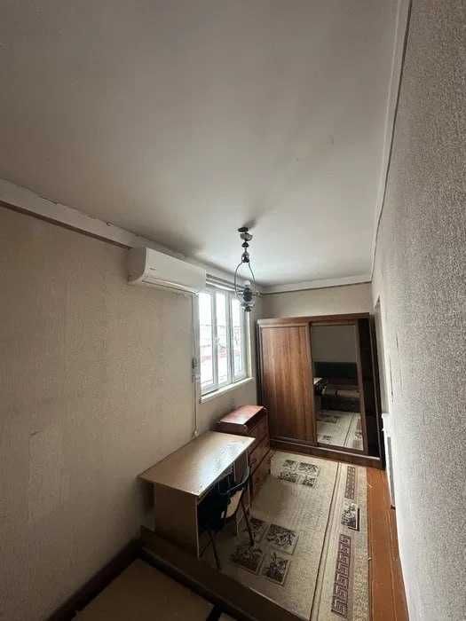 Себзорда 1 хона 2 килинган 2 кават 4 каватли дом