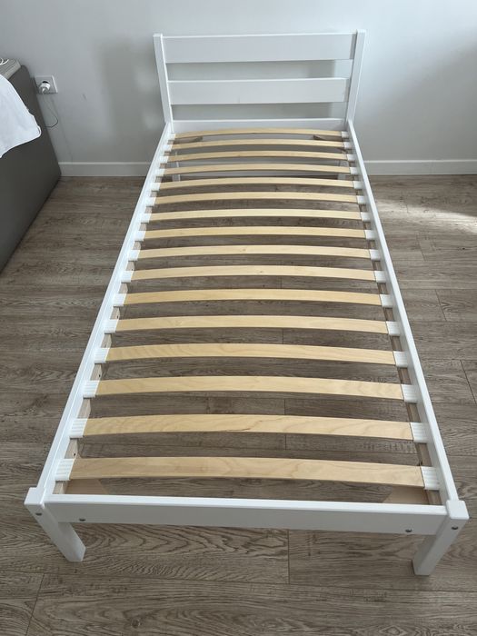 Продам кровать 90*200