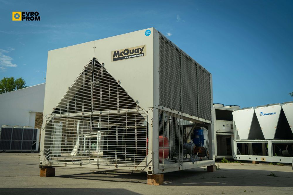 Chiller răcit cu aer McQUAY MCEnergy MONO 073.1 – 256 kW | chiller 200 kw pret | Modul hidraulic | Second hand