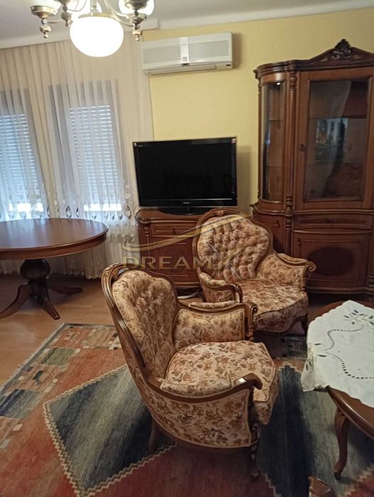 Етаж от къща под наем в кв. Център! 7866207