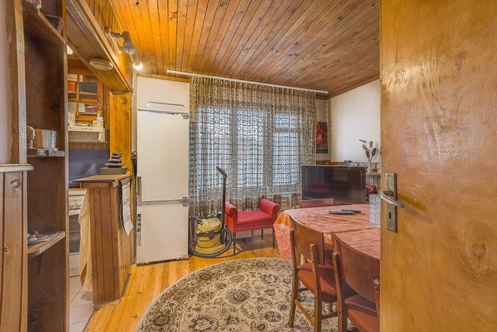 Продава къща в ж. кв. Драгалевци