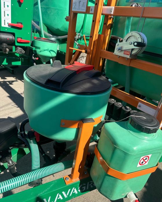 Опрыскиватель AVAGRO прицепной