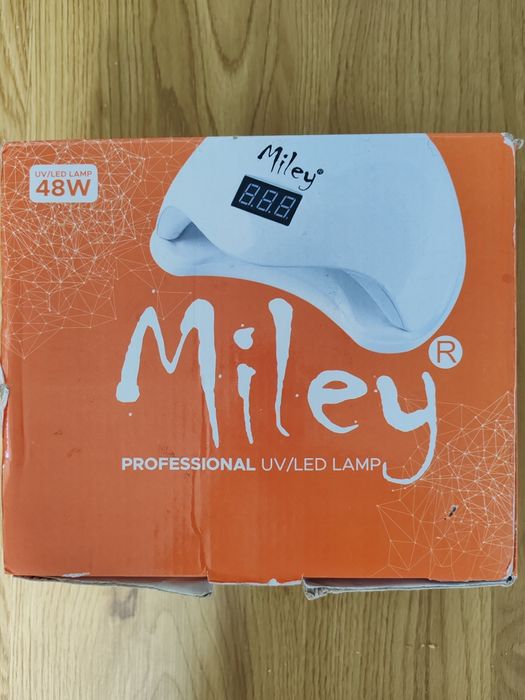 UV лампа за нокти