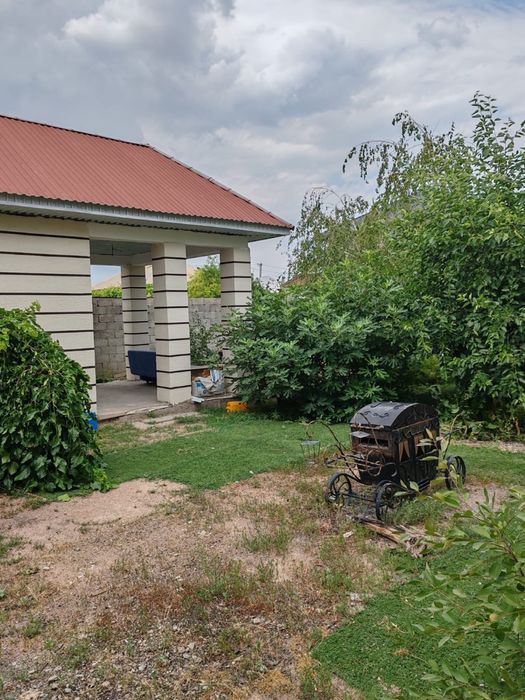 Дом большой 160 кв метров. есть баня, летнея кухня , гараж шашлычный з