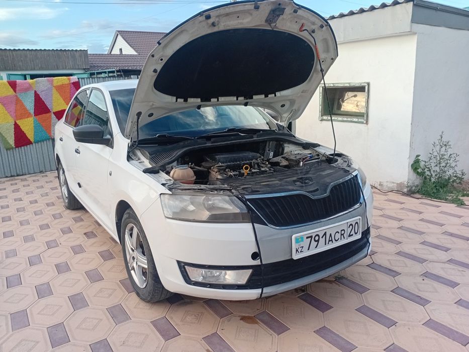 Продам SKODA RAPID 2013год