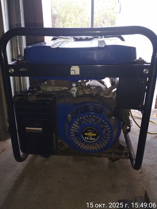 Генератор бензиновый 6.5 КВ.